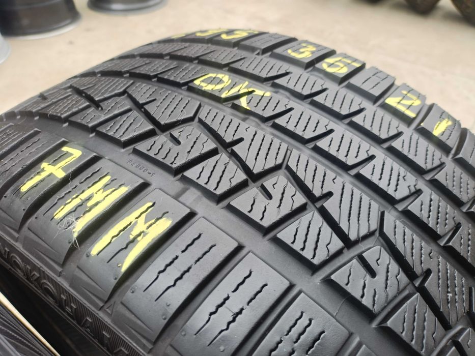 Doua anvelope iarna 295 35 21 yokohama W drive profil de 7 mm