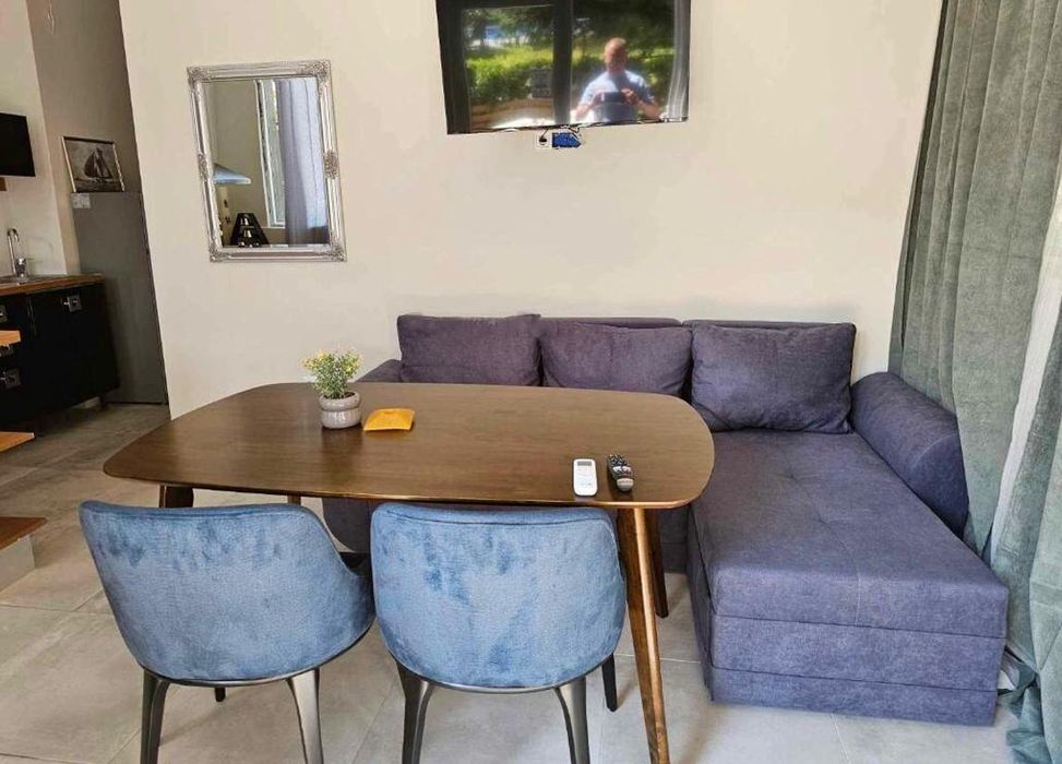 Дава се под наем Тристаен апартамент в Варна, Център - 90 кв.м за 850 € - Снимка #2