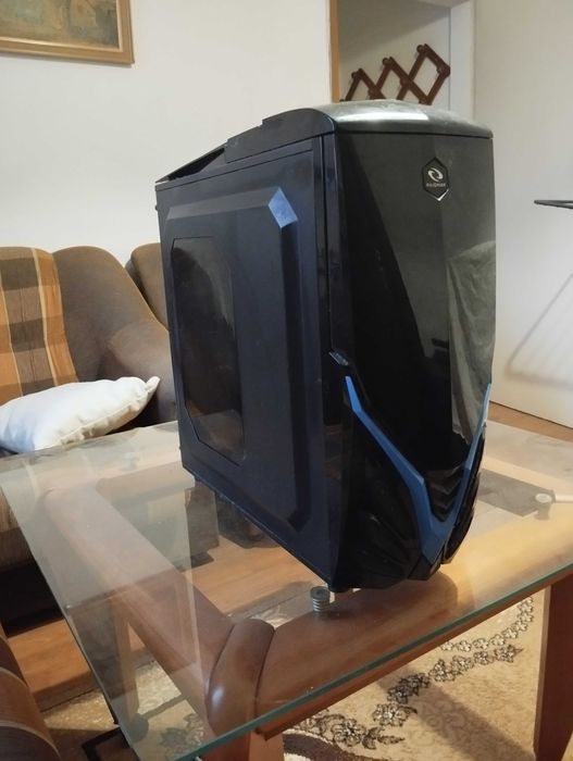 Среден клас гейминг компютър