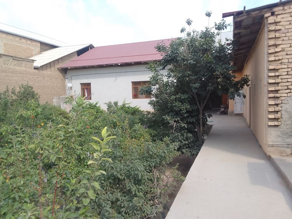 Ховли сотилади. Чуткарада