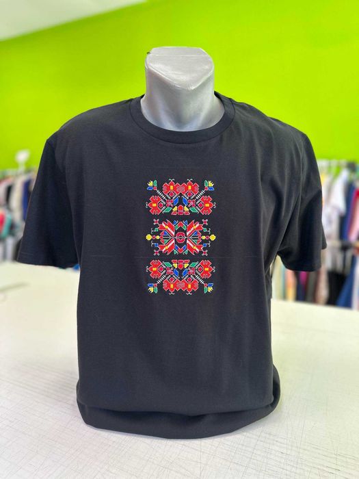 Тениска с БРОДЕРИЯ шевица