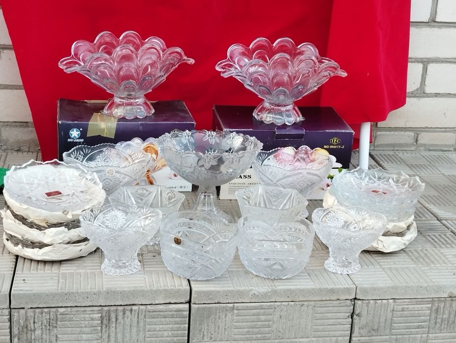 Хрустальные вазы вазочки