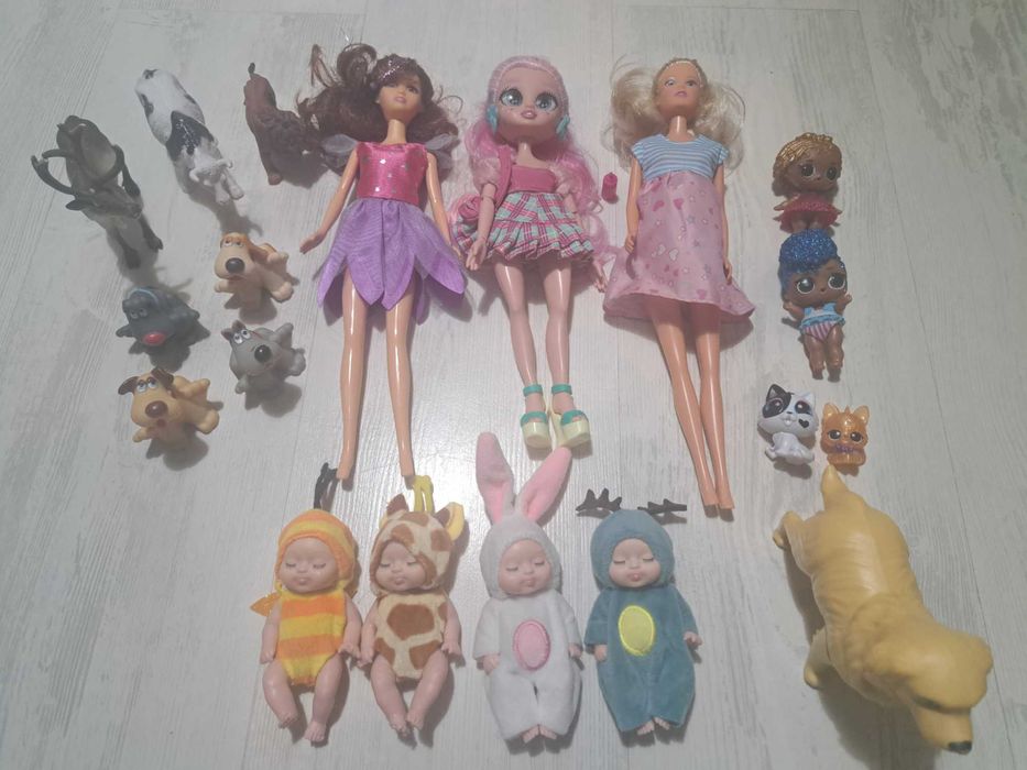 Сет от малки играчки за момиче барби и бебета