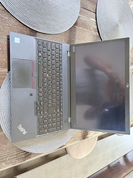 Vand laptop Lenovo T590