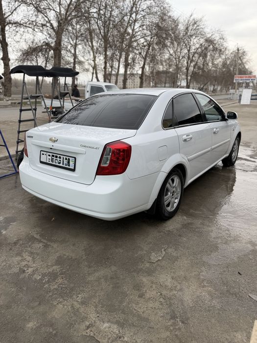 Lasetti 1.8 yaxshi xolatda