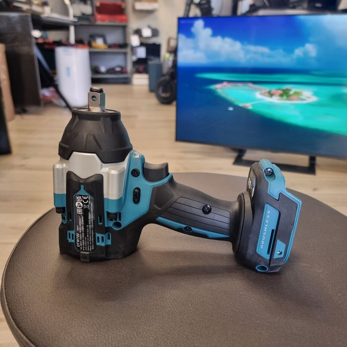 Amanet F28: Masina de insurubat cu impact Makita DTW700