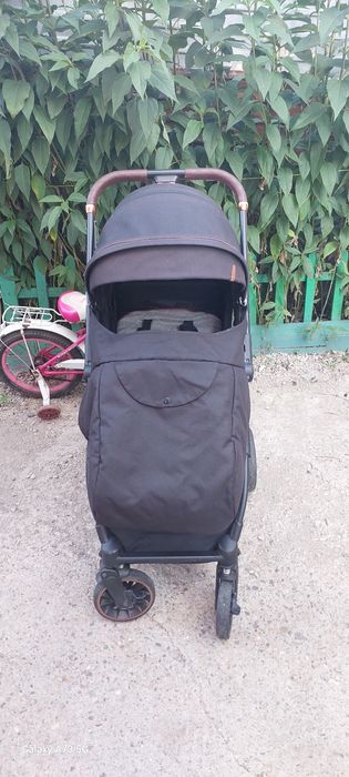 Коляска прогулочная