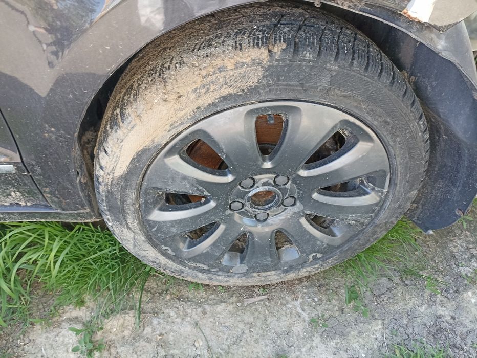 Skoda superb 2011 lovită
