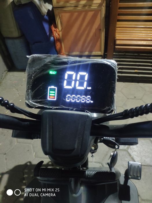 Электротрицикл трёхместный