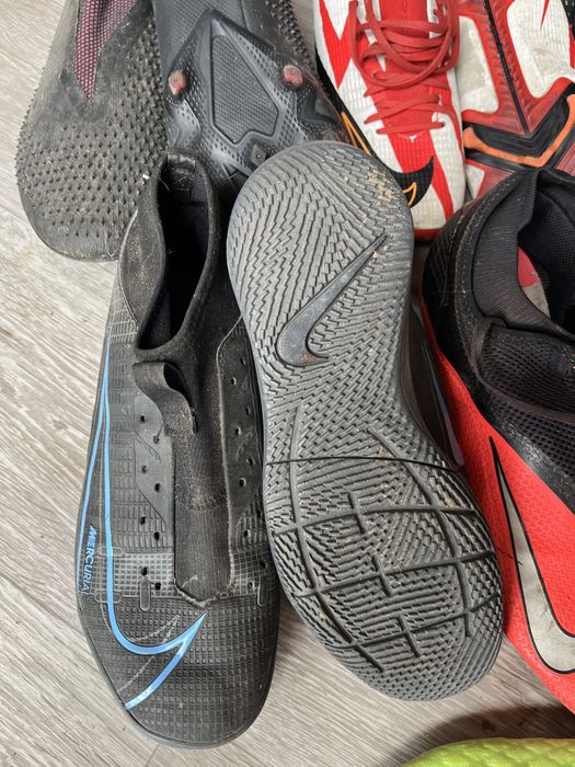 Vand ghete de fotbal diferite marci si marimi