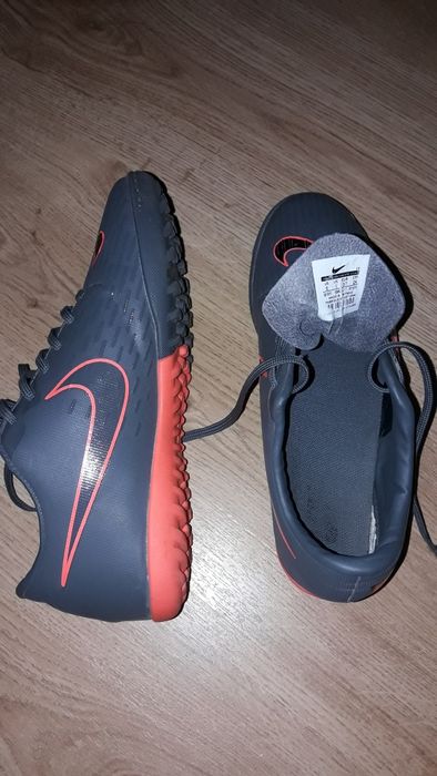 Спортивная обувь