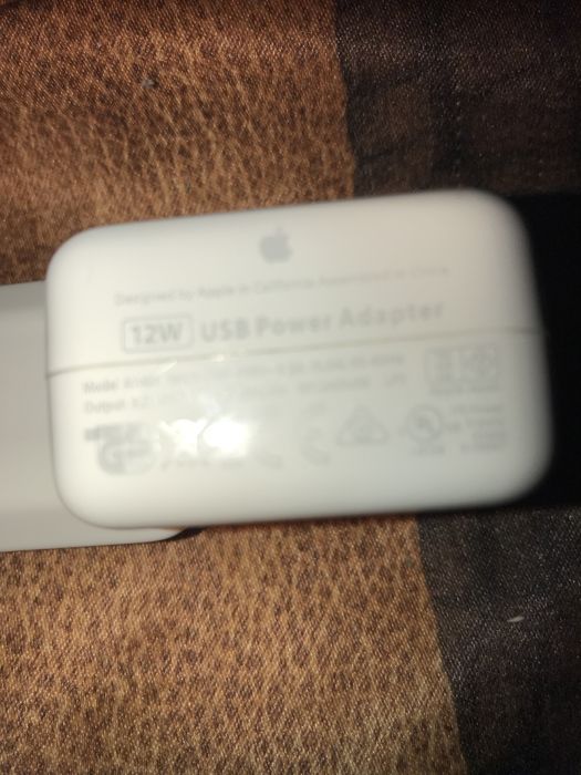 Продавам оргинално зарядно