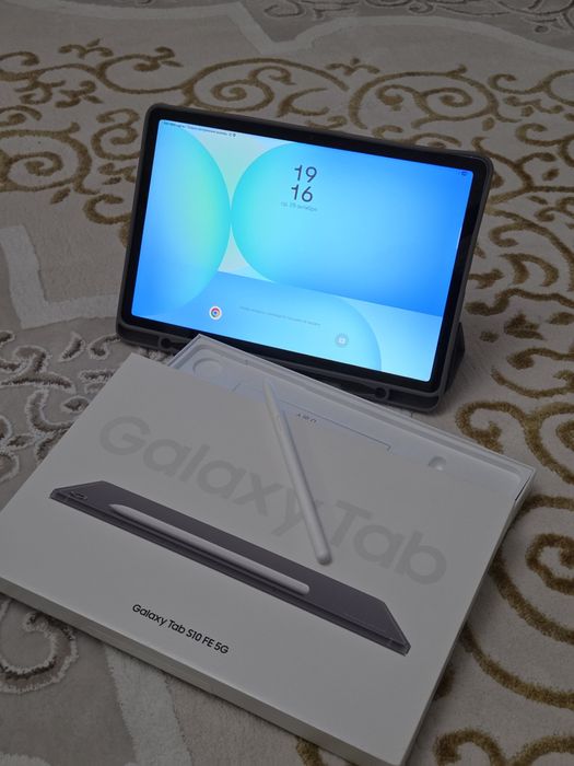 Продам Samsung Tab S10 Fe планшет серебристый