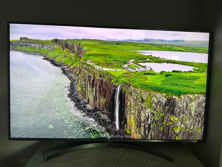 Телевизор LG 70 инча