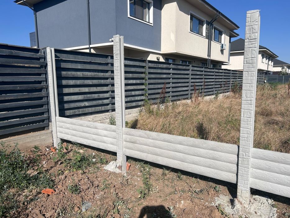 Gard din placi de beton armat stalpi