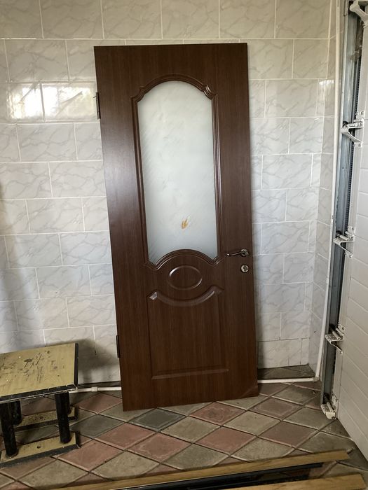 Продам двери шпон с доборной доской