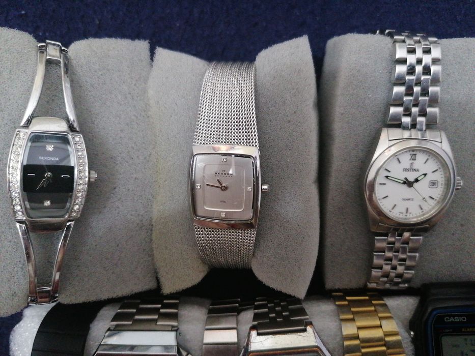 Ceas Festina F16375 preț in magazin 350 lei.