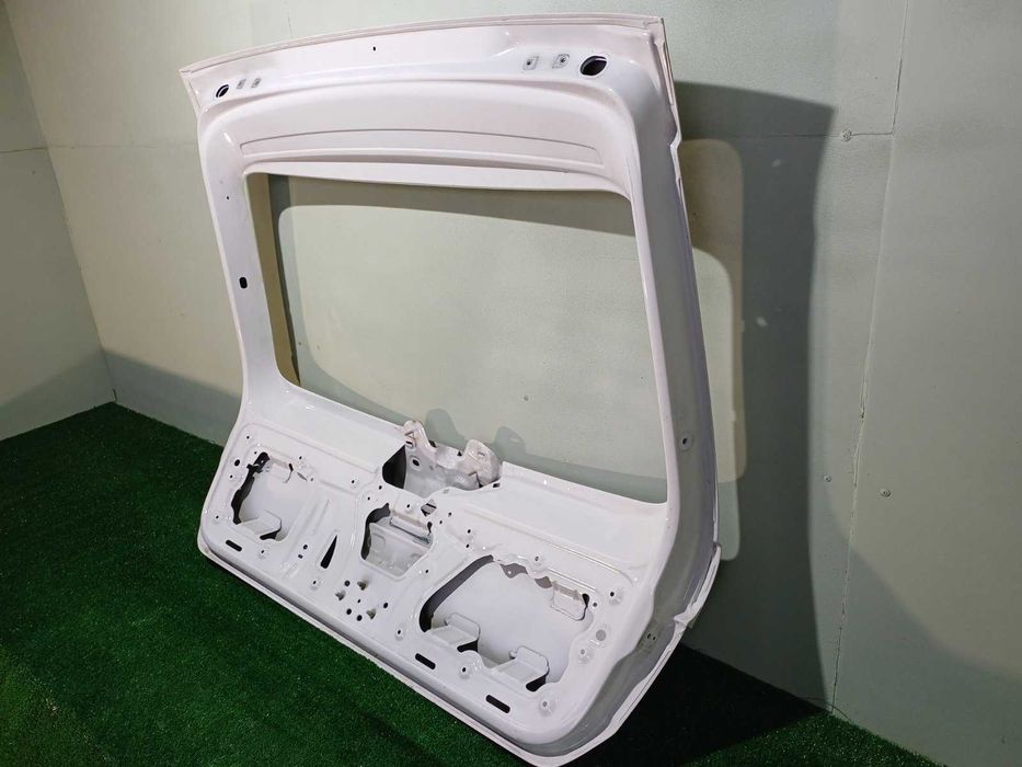 врата 5 та багажник Skoda Rapid 2012-2019 г. #1013V .