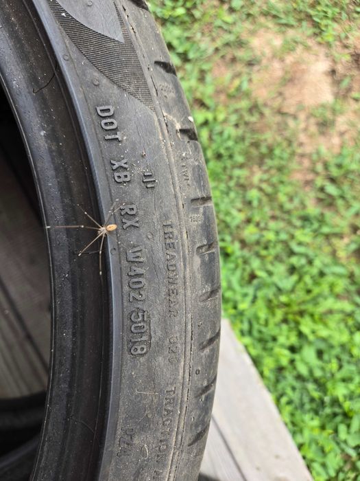 2 Anvelope aproape noi Pirelli 255/35/ZR20