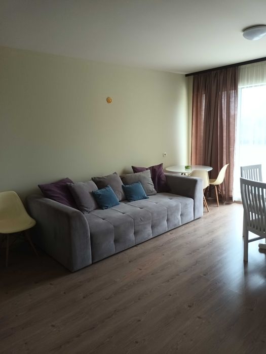 Отдава под наем апартамент