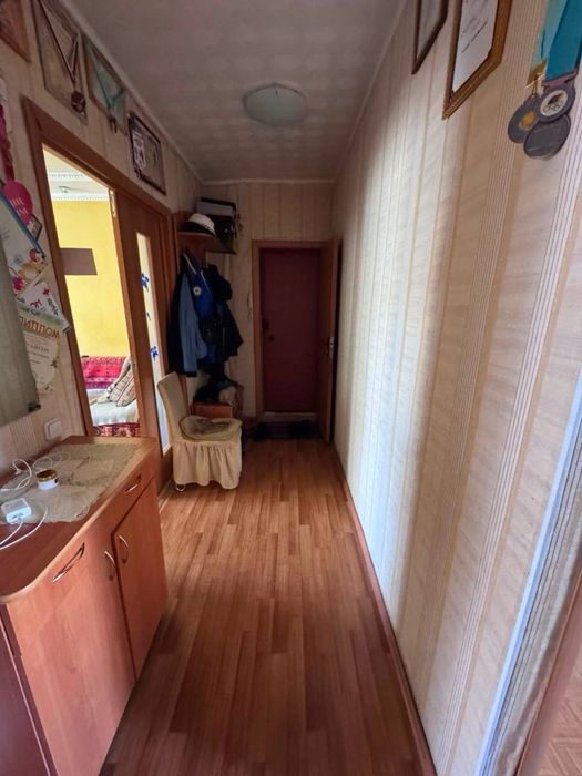 Продается 3 комн. Васильковский 1