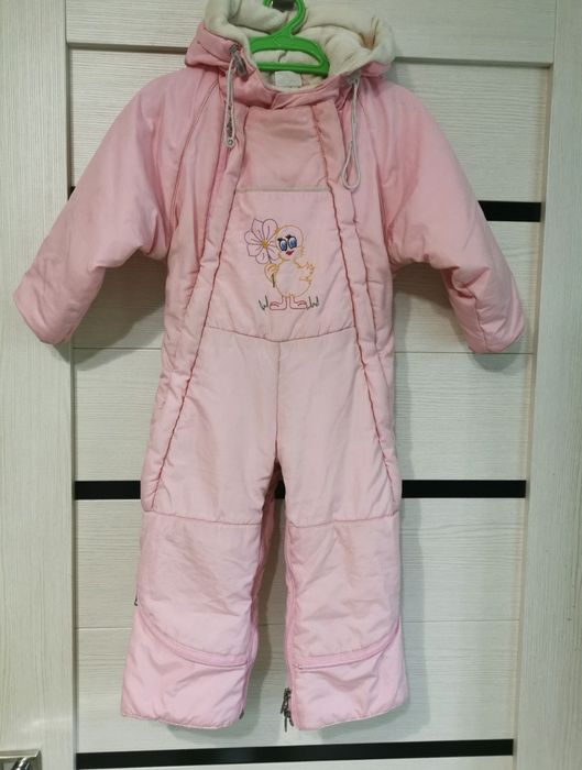 Продам курточку на малышей