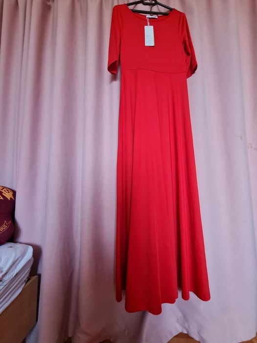 Дамска официална червена рокля с дантела