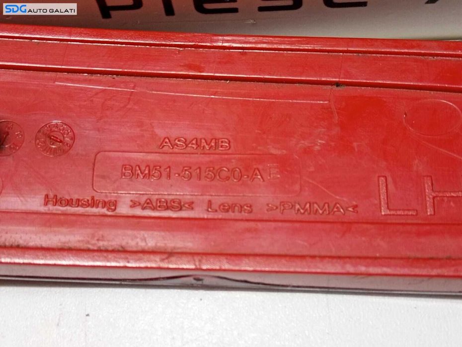 Set Reflectoare Catadioptru Ochi Pisica Stanga Dreapta Spoiler Bara Spate Ford Focus 3 2010 - 2018 Cod BM51-515C0-AE BM51-515B0-AE [M4984] [M4985]