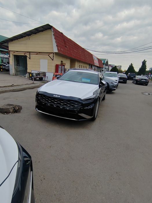 Автомобил киа к8