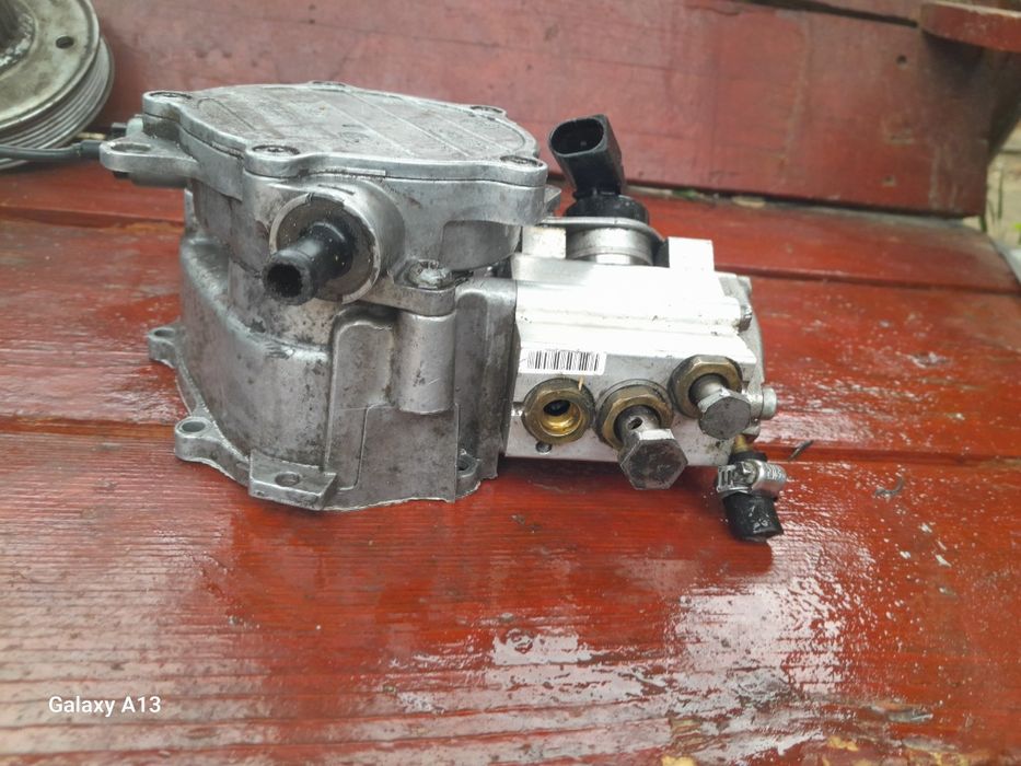Pompa înaltă presiune benzina   audi a4 b6  2.0 FSI cod motor awa