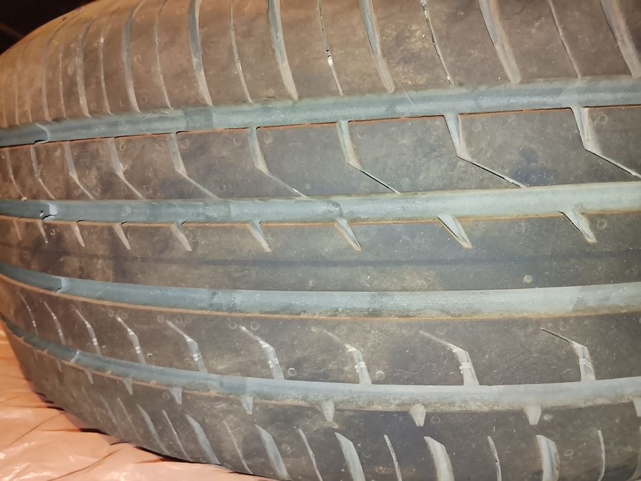 Продам комплект летних шин