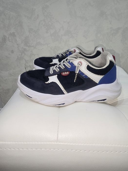 Кроссовки 32р и сандали 30р