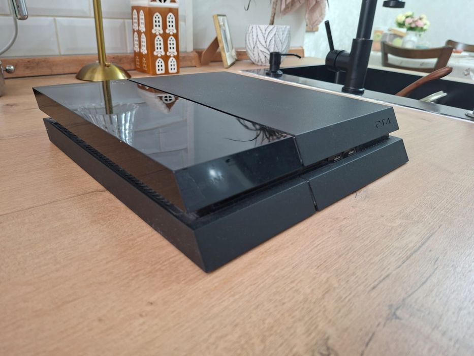 Sony PlayStation 4