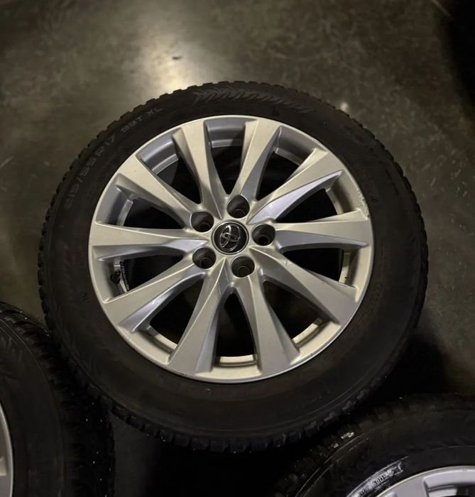 R17 Camry оригинал колеса зимние