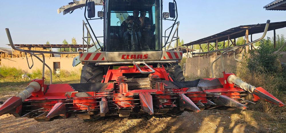 Ягуар комбайн сотилади