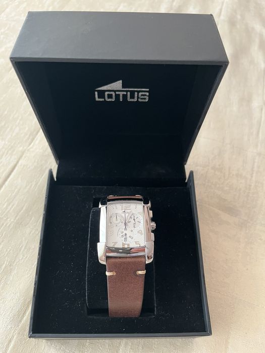 Мъжки часовник Lotus