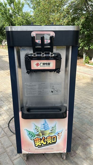 Срочно продается мороженое аппарат фризер