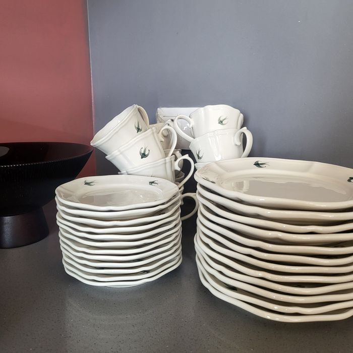 Продам сервиз на 12 персон