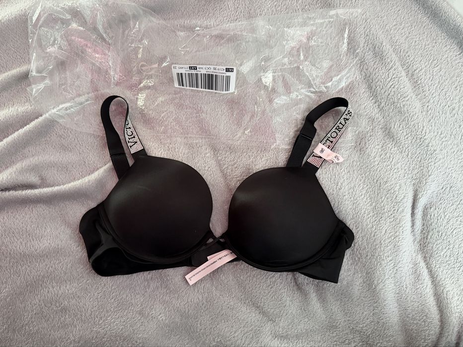 Виктория сикрет. Bombshell Logo Shine Strap Add-2-Cups Push-Up Bra