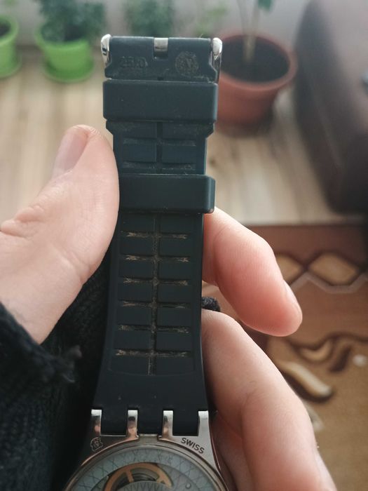 Часовник Swatch Blurang YIS430