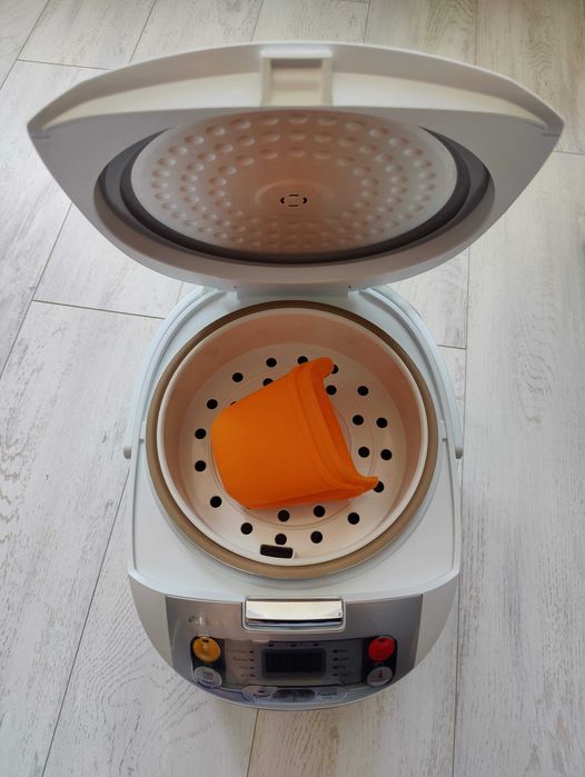 Multicooker Philips HD3037/70, 980 W, 5 L, Programe automate, Timer