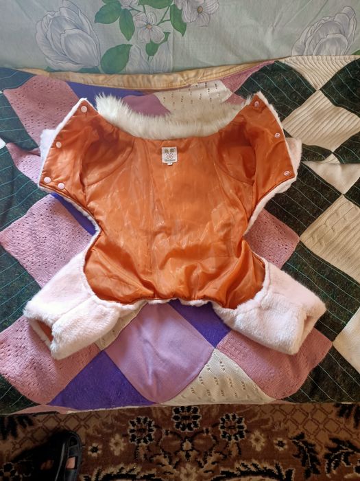 Продам зимний комбинезон для собачки