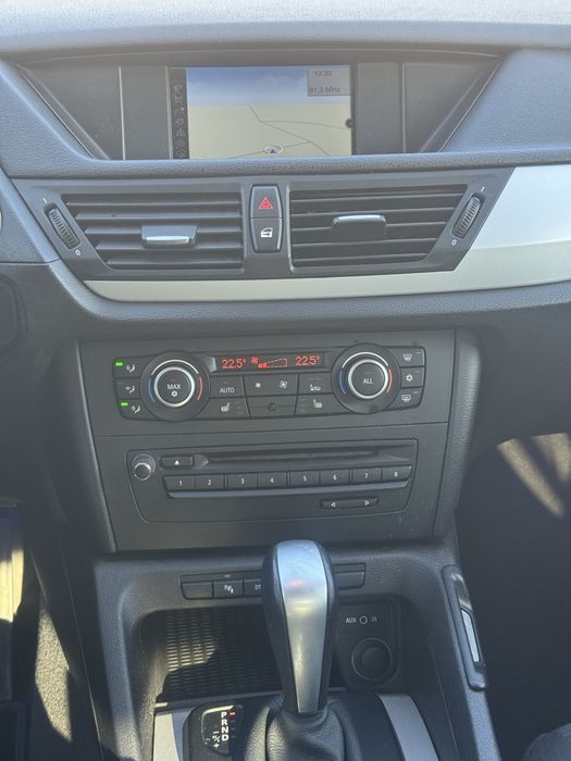 BMW X1 sDRIVE 2.0 diesel 177cp, automat, trapa, clima, scaune incalzit