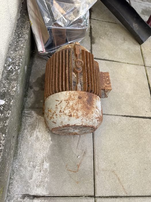 Motor trifazic nu stiu daca functioneaza