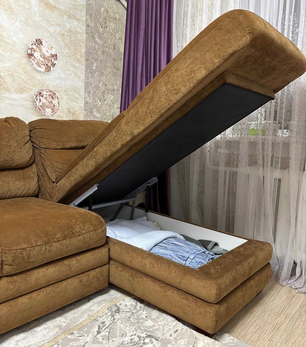 Продам диван угловой.