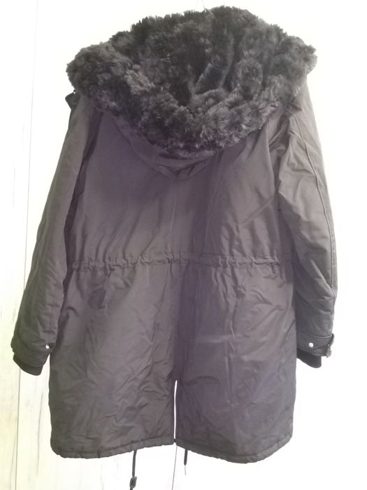 Дамско зимно яке с качулка.