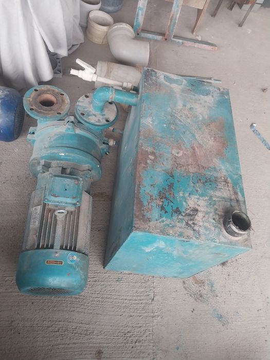 Вакуум насос сотилади