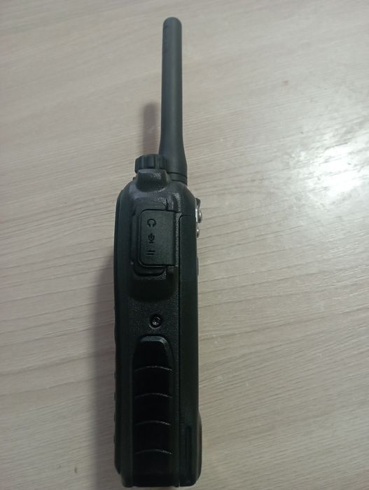 Продам Рацию HYT pd780