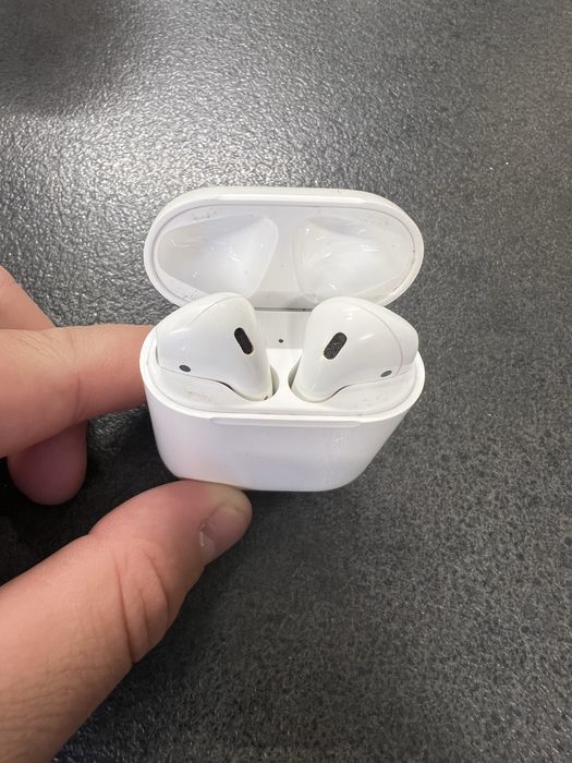 Vând AirPods 2