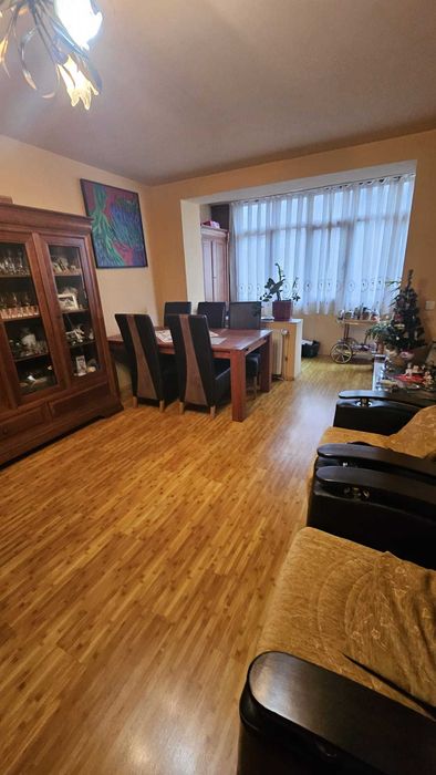 Apartament 3 camere complect renovat,  bloc caramida, Cetate